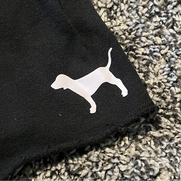 ❌SOLD❌ PINK Victoria’s Secret Shorts - Picture 3 of 4